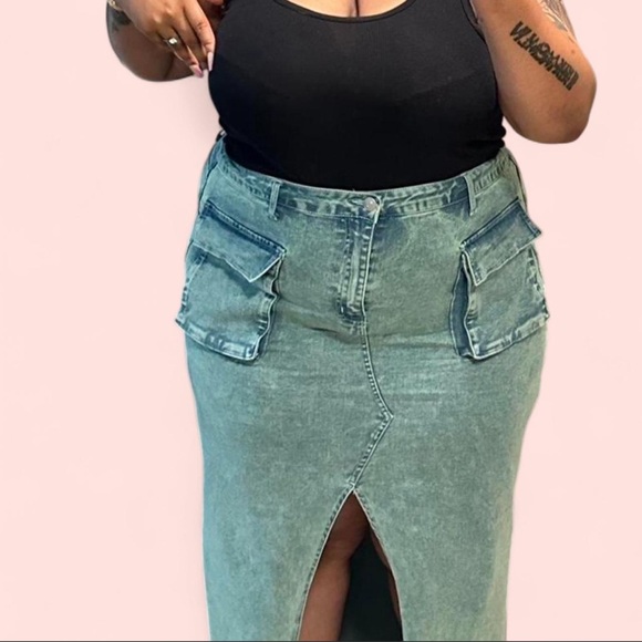 Front-Slit Skirt - Picture 2 of 2